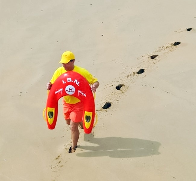 இந்த 11 சாதனங்கள் உங்களை உயிராபத்தில் இருந்து மீட்க உதவும் 4 இந்த 11 சாதனங்கள் உங்களை உயிராபத்தில் இருந்து மீட்க உதவும்