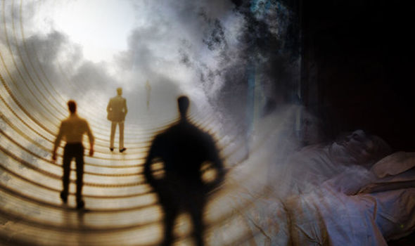 இறந்த பின் தன்னை நினைத்து அழுபவர்களை நமது ஆத்மா எங்கிருந்து பார்க்கும்!! 1 இறந்த பின் தன்னை நினைத்து அழுபவர்களை நமது ஆத்மா எங்கிருந்து பார்க்கும்!!