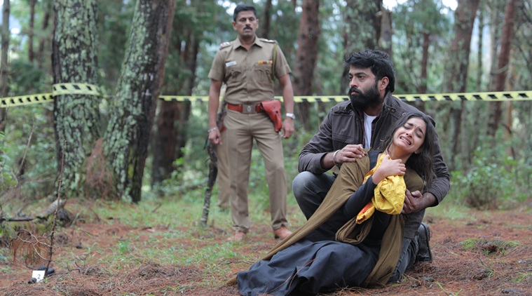 கீர்த்தி சுரேஷ் நடித்த பெண்குயின் படத்தின் திரை விமர்சனம்!! 4 கீர்த்தி சுரேஷ் நடித்த பெண்குயின் படத்தின் திரை விமர்சனம்!!